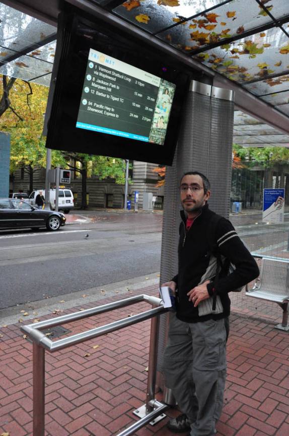 Os modernos pontos de ônibus de Portland, no Oregon, oeste dos Estados Unidos